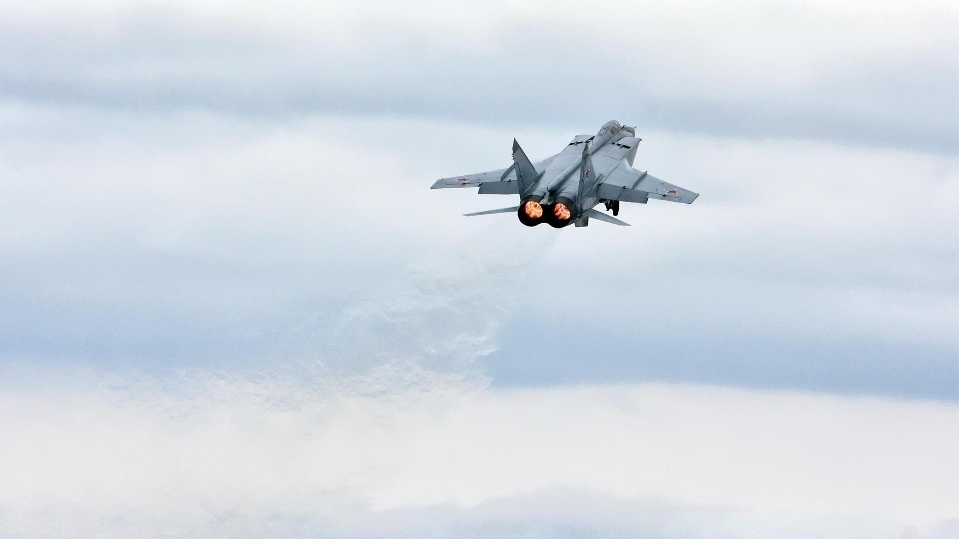 勇士核心合同变动影响战术布局,勇士的核心